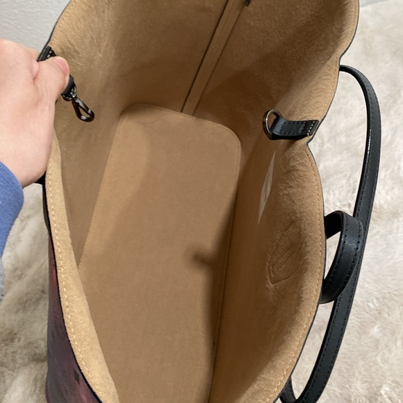 🆕 MCM Galaxy Visetos Medium Shopper Tote Bag Open Top *Light Scratch Bottom* - Picture 10 of 16